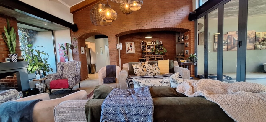 5 Bedroom Property for Sale in Rustenburg Rural North West